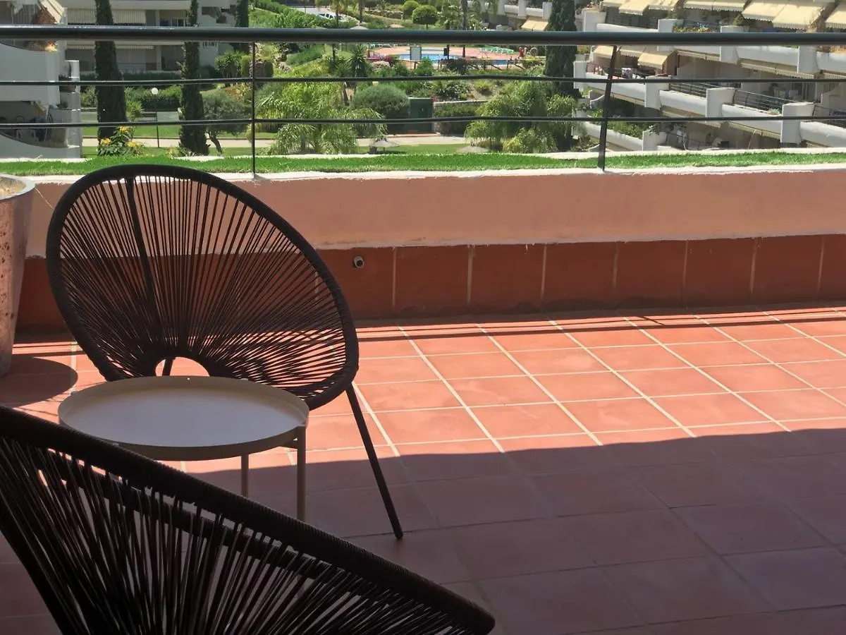 Atico 2 Dormitorios En Campo De Golf Guadalmina, 马尔韦利亚 公寓